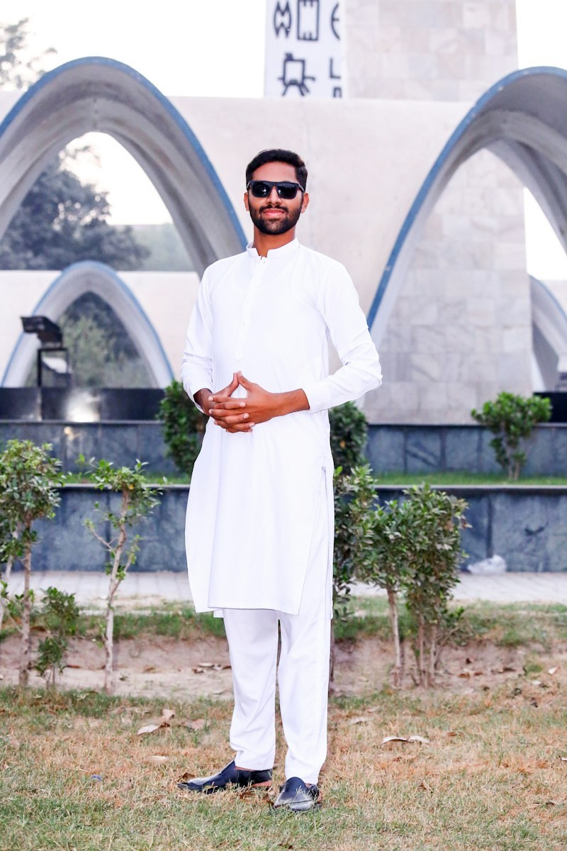 Sada Straight Kurta 3 Piece Printed Lawn Suit in Off White
